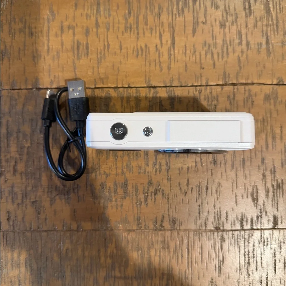 Vivitar VEC S124 Digital Camera Y2K Silver Point & Shoot w/ Battery + USB-C